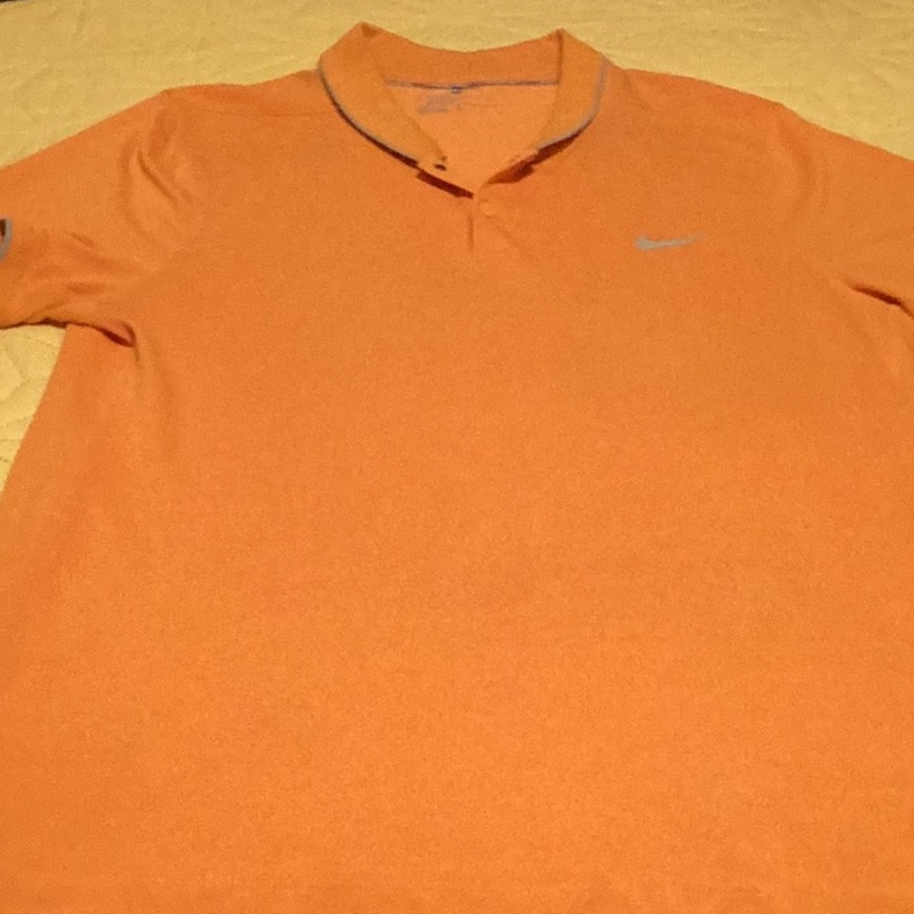 Nike men’s shirt